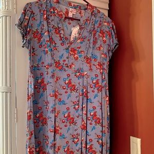 Fang size L blue floral top, NWT